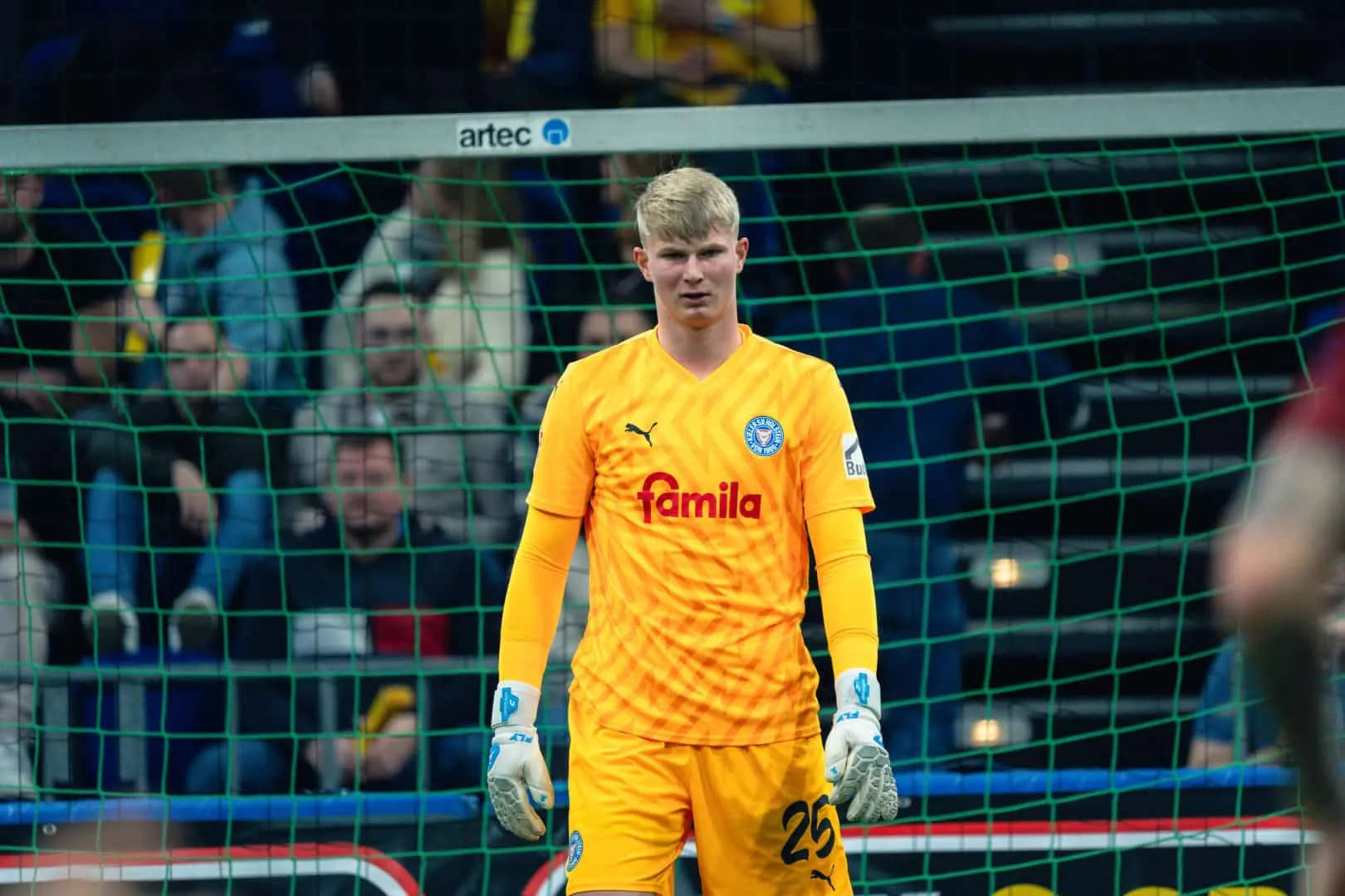 Verteidigungsaktion der Holstein Kiel U23 gegen den SC Weiche Flensburg 08