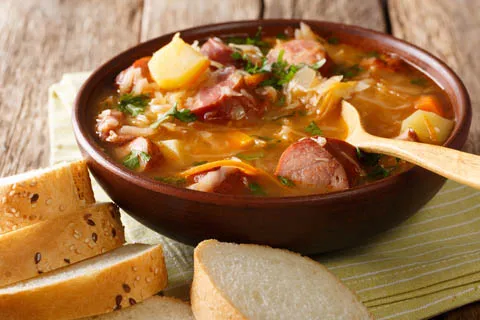 Vielfältige tschechische Suppen: Herzhafte Vorspeisen und Hauptgerichte