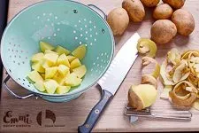 Vorbereitung der Kartoffelwürfel für Püree