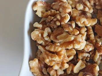 Walnüsse und Mandeln – gesunde Snacks für den Stoffwechsel