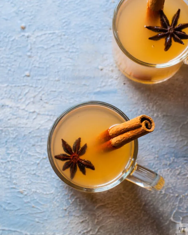 Warmer oder gekühlter Apfelwein, ein Klassiker für Halloween und die Herbstsaison