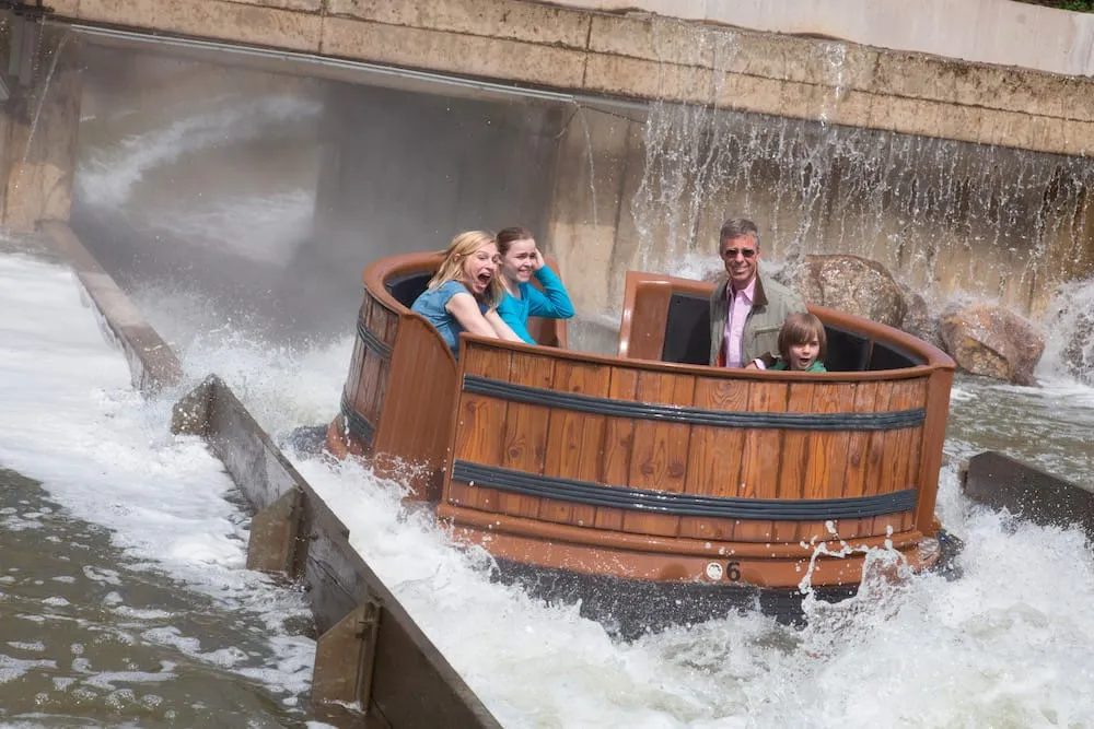 Wasserbahn im © Rasti Land einer der Freizeitparks Niedersachsen
