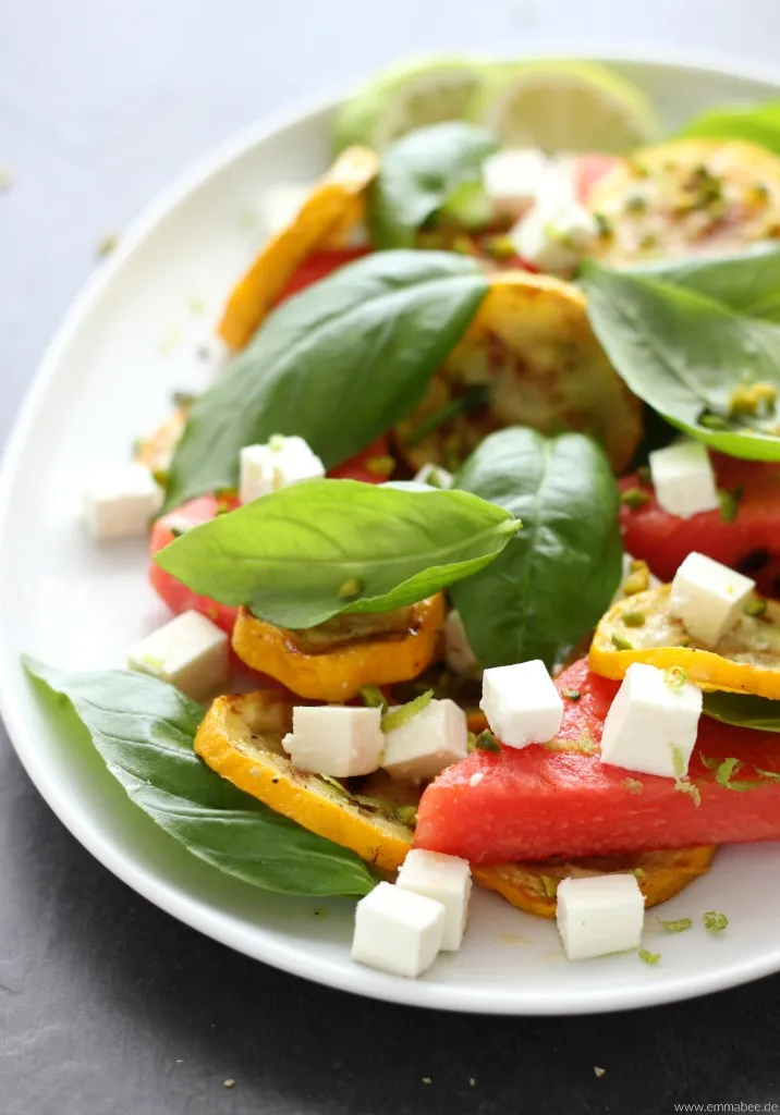 Wassermelonen-Feta-Salat angerichtet