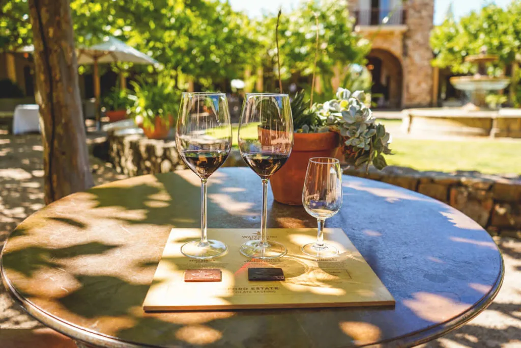 Weinprobe im Waterford Estate in den südafrikanischen Winelands, ein Genuss-Highlight auf deiner Garden Route Reise