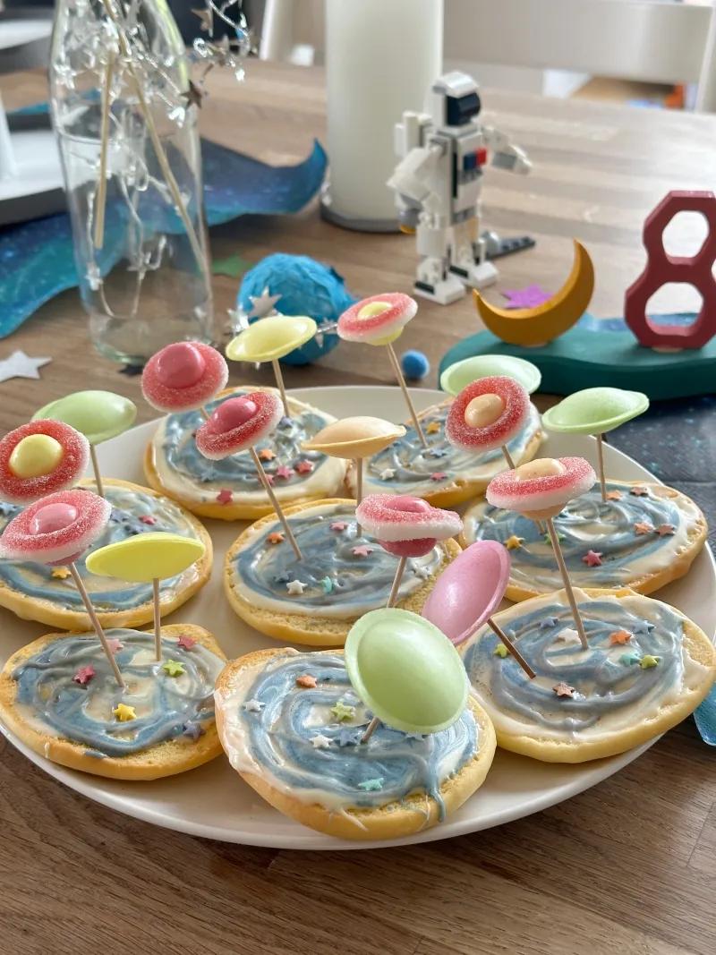Weltraum-Kuchen Kindergeburtstag