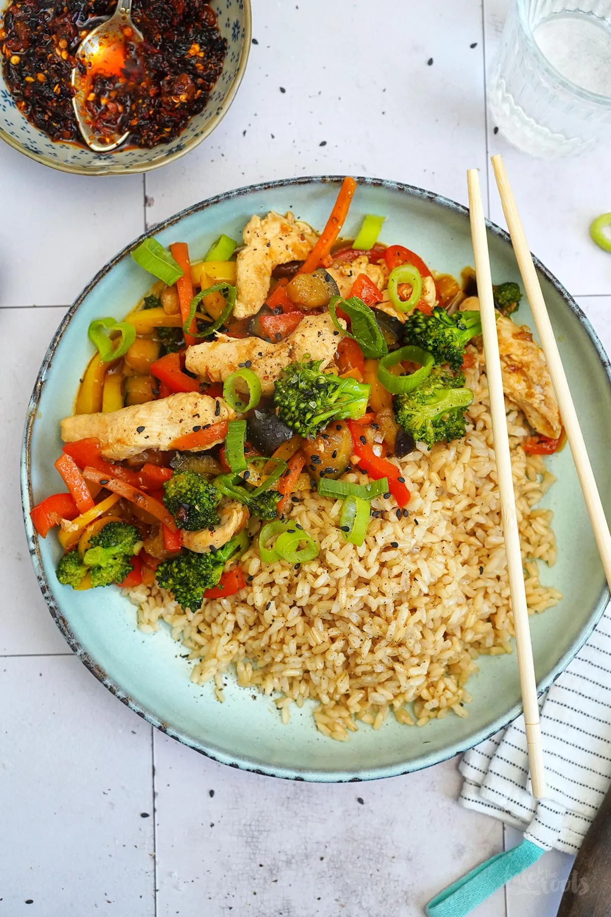 Wok-Gemüse mit Hähnchen und Reis