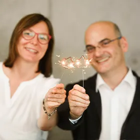 Wunderkerzen im Klostergarten von Arenberg, symbolisierend die inspirierende Atmosphäre für persönliche Erholung