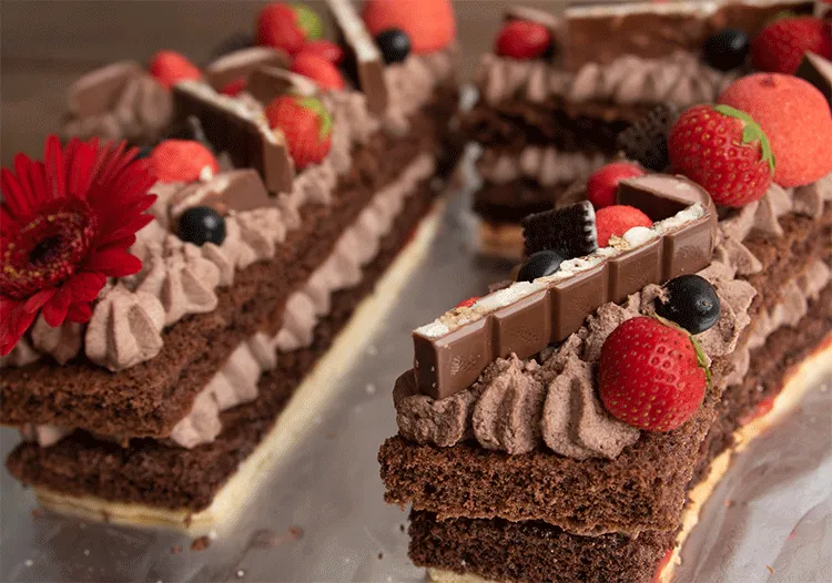 Zahlentorte mit Schoko und Erdbeeren