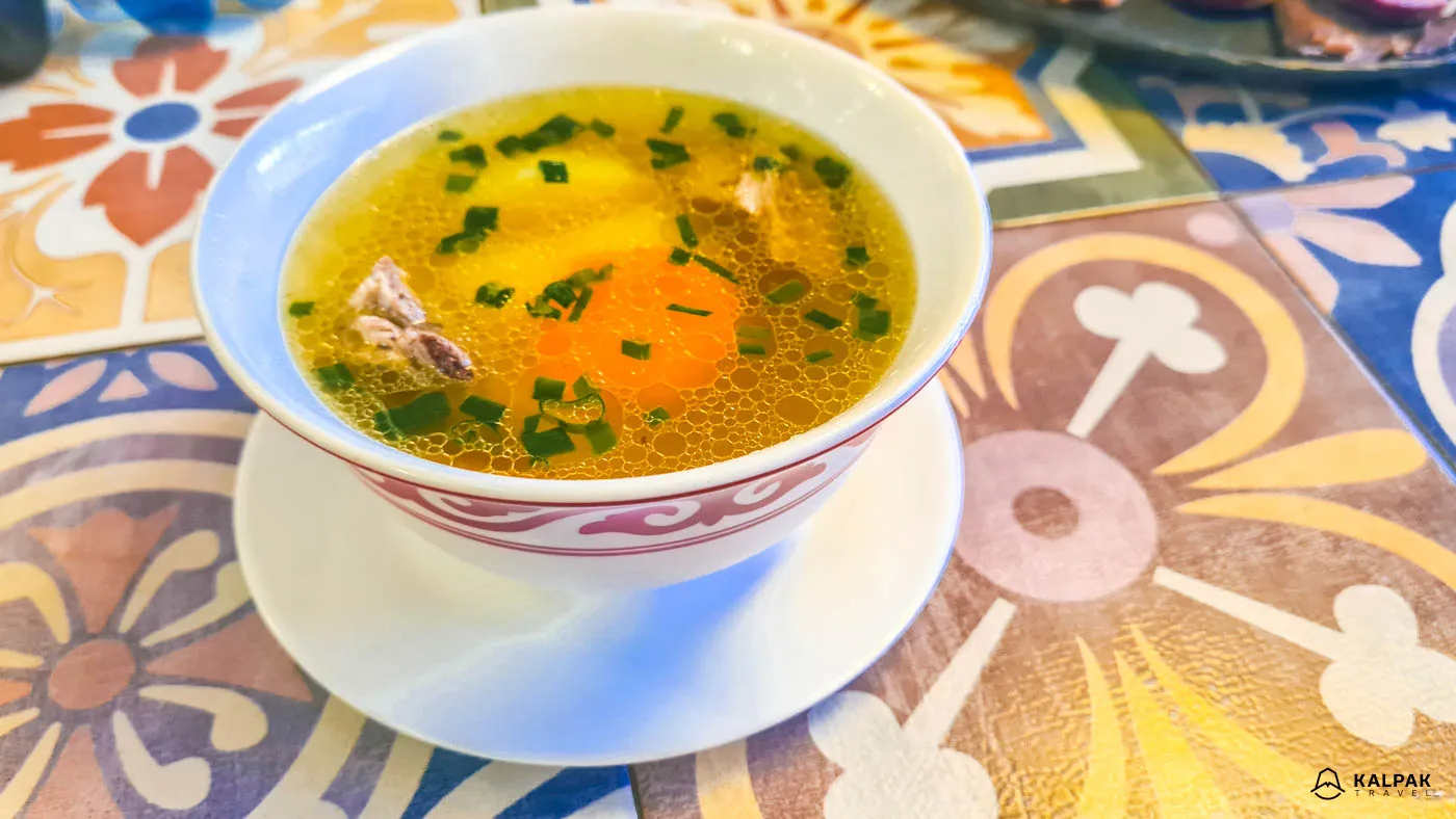 Zentralasiatische Suppe, reichhaltig und nahrhaft