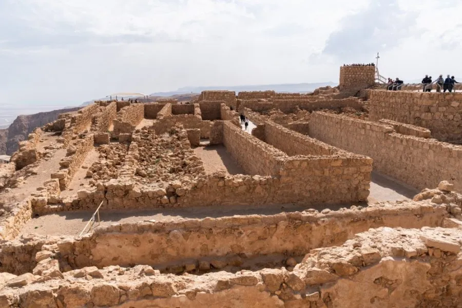 Zugang zu einem der unterirdischen Wasserspeicher von Masada, ein Wunder der Ingenieurskunst.