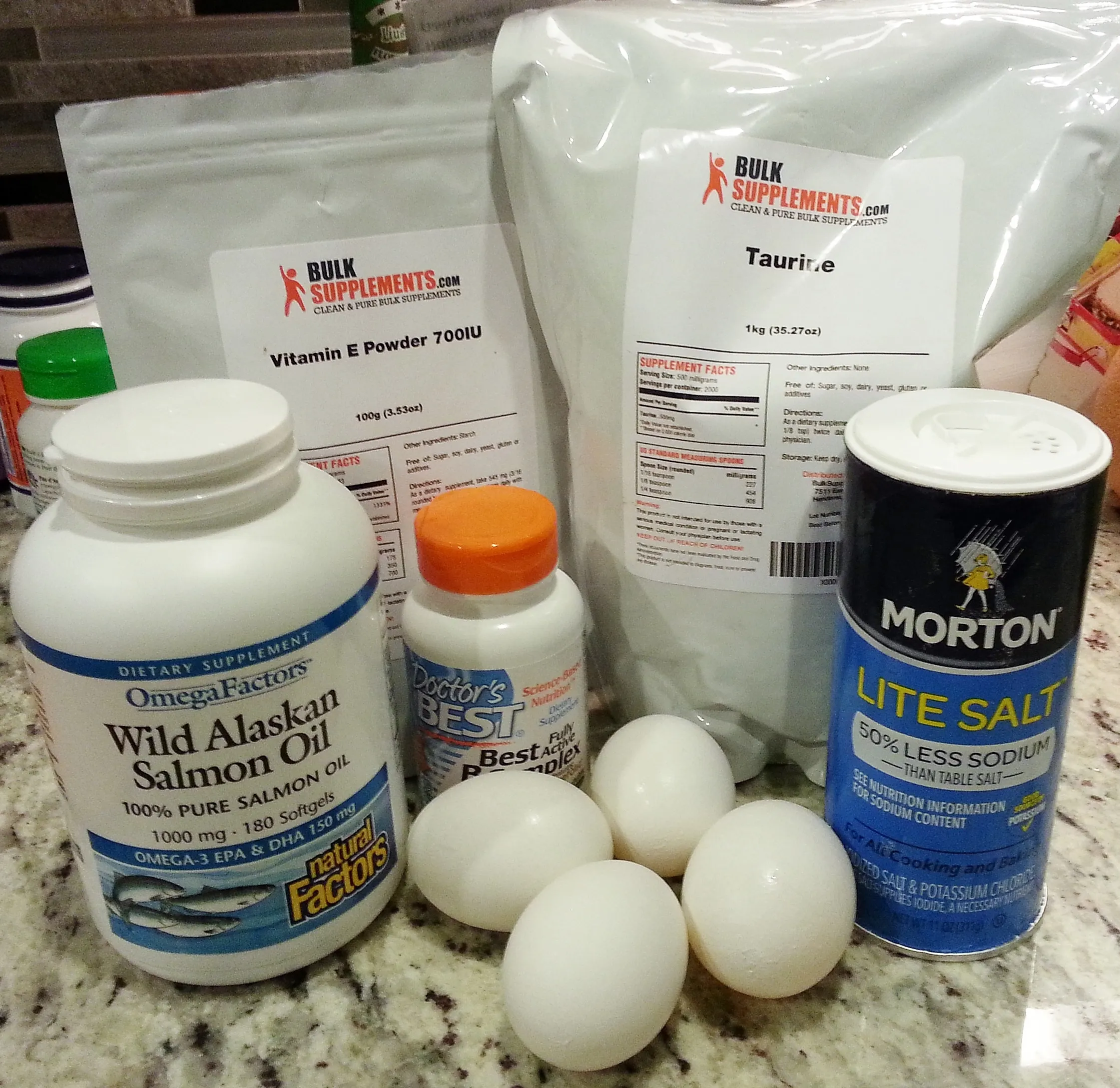 Zutaten für eine gesunde Ernährung auf der Arbeitsfläche