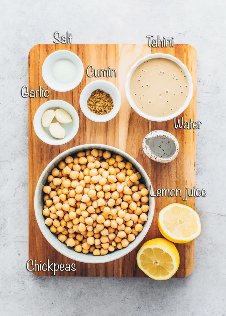 Zutaten für Hummus: Kichererbsen, Tahin, Zitronensaft, Knoblauch, Salz, Kreuzkümmel, Wasser