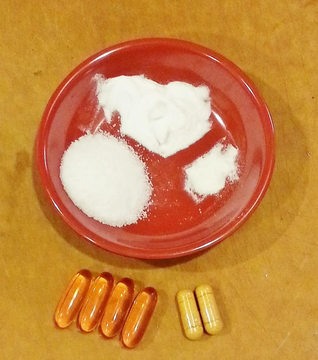 Zutaten werden in einer großen Schüssel verrührt