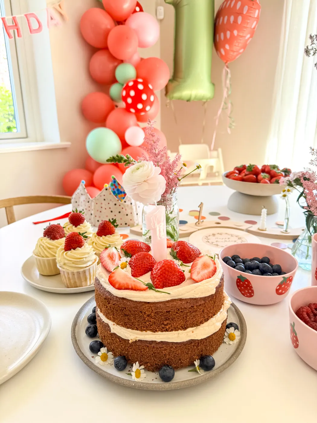 Zwei Etagen Babykuchen zum 1. Geburtstag