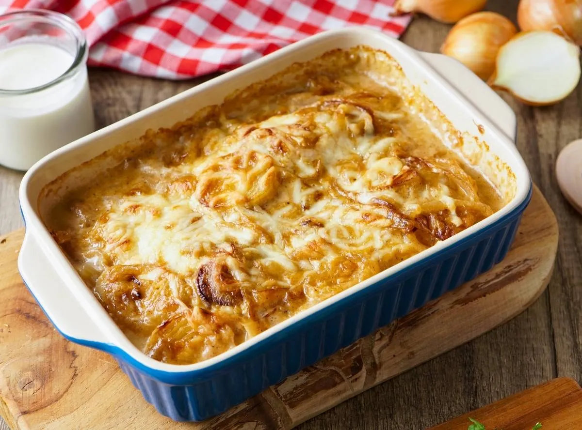 Zwiebel-Sahne-Hähnchen: Klassische deutsche Küche einfach und schnell ohne Fix-Tütchen zubereitet