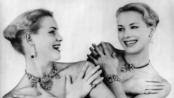 Zwillinge Alice und Ellen Kessler im Jahr 1956 | Bild: picture-alliance/dpa