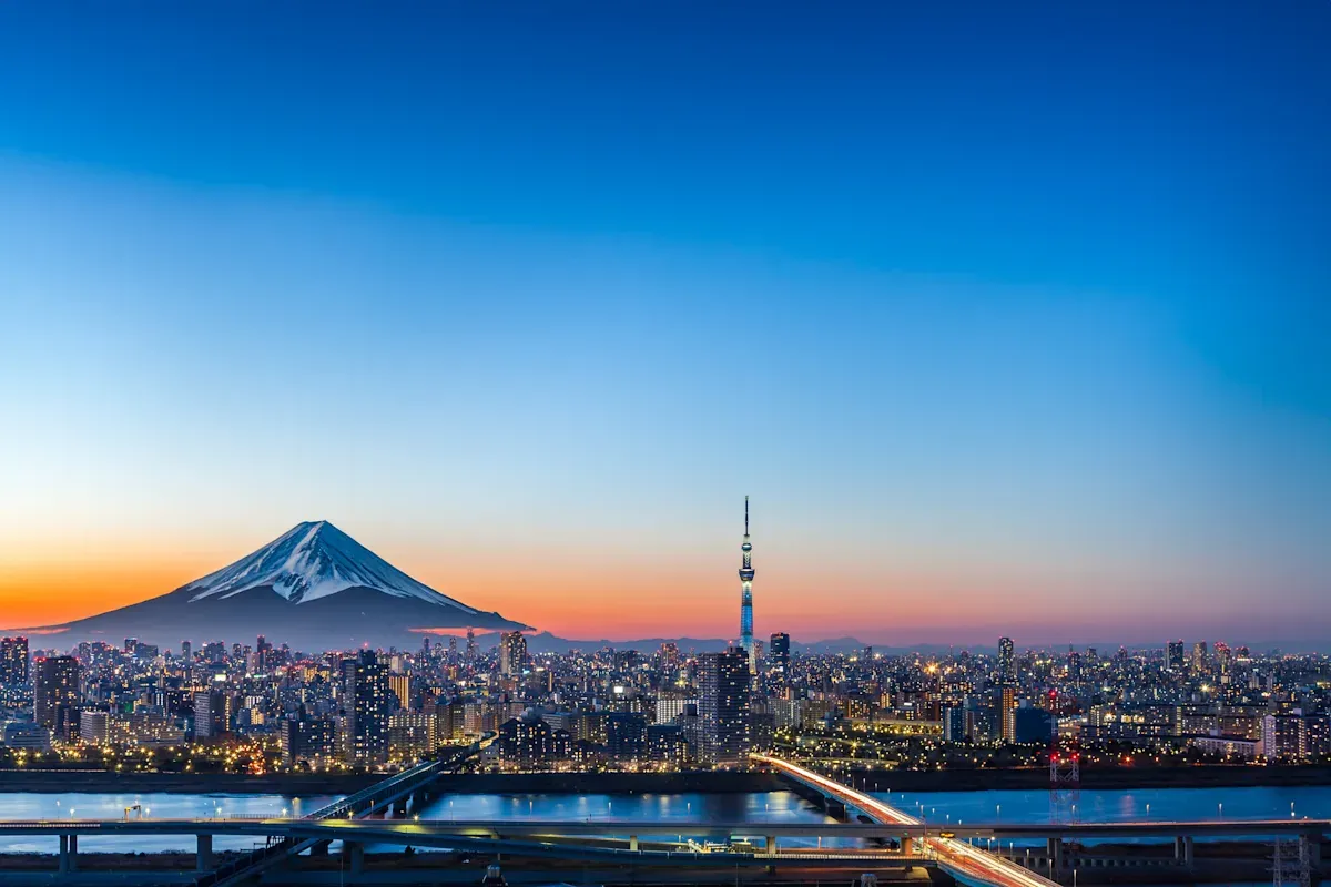 Aerealansicht der Tokyo-Skyline mit Fuji-Berg
