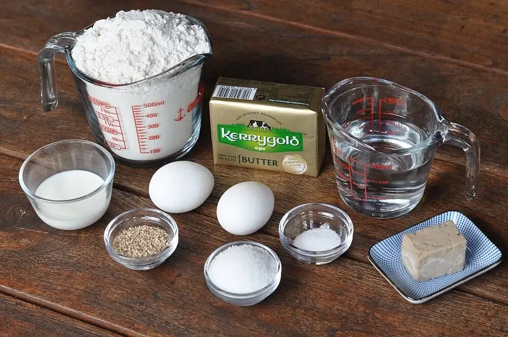 Alle Zutaten für die perfekten Hamburgerbrötchen