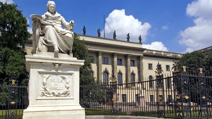 Außenansicht des Hauptgebäudes der Humboldt-Universität zu Berlin.