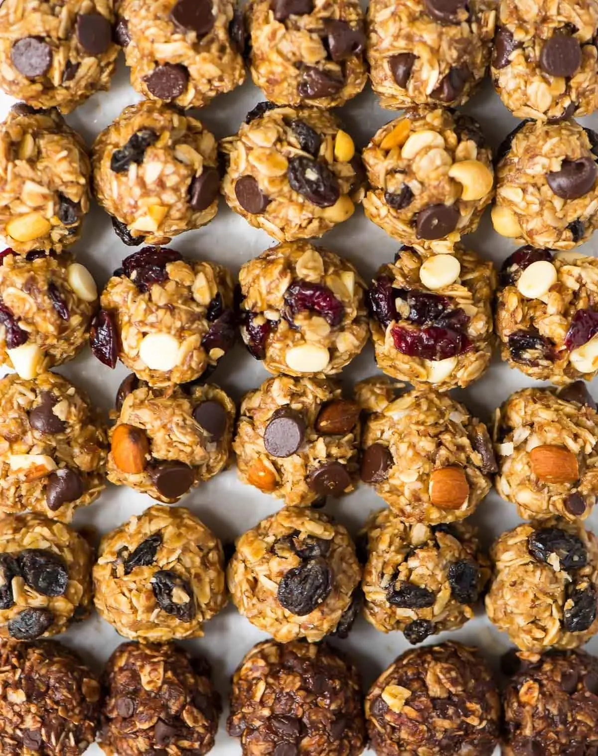 Blech voller backfreier Energy Balls