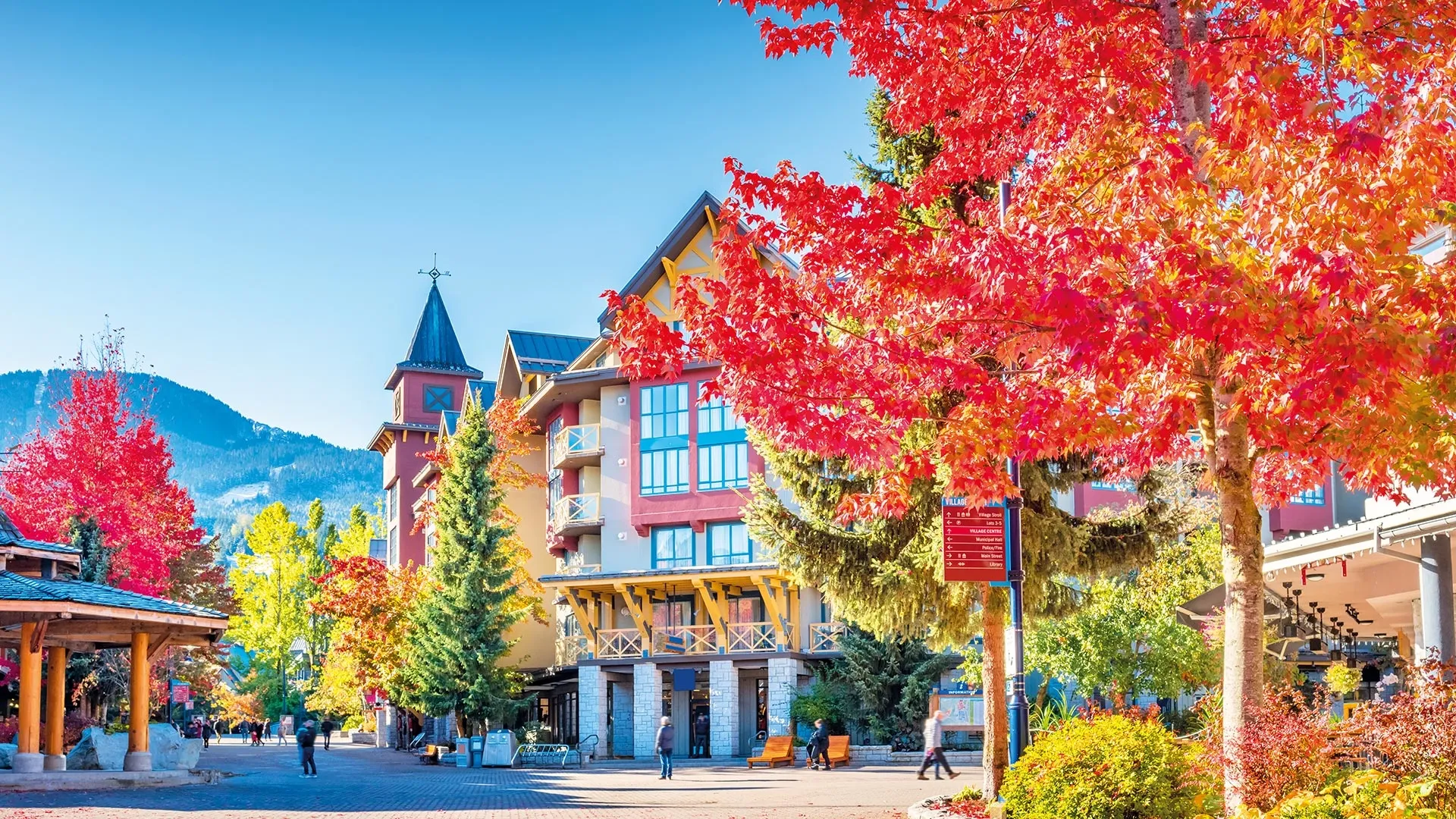 Blick auf das charmante Bergdorf Whistler.