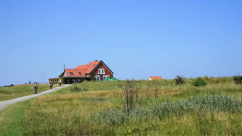 Blick auf die historische Domäne Bill im Westen von Juist