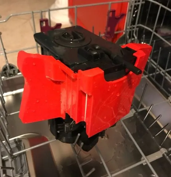 Brüheinheit nach Reinigung in der Spülmaschine