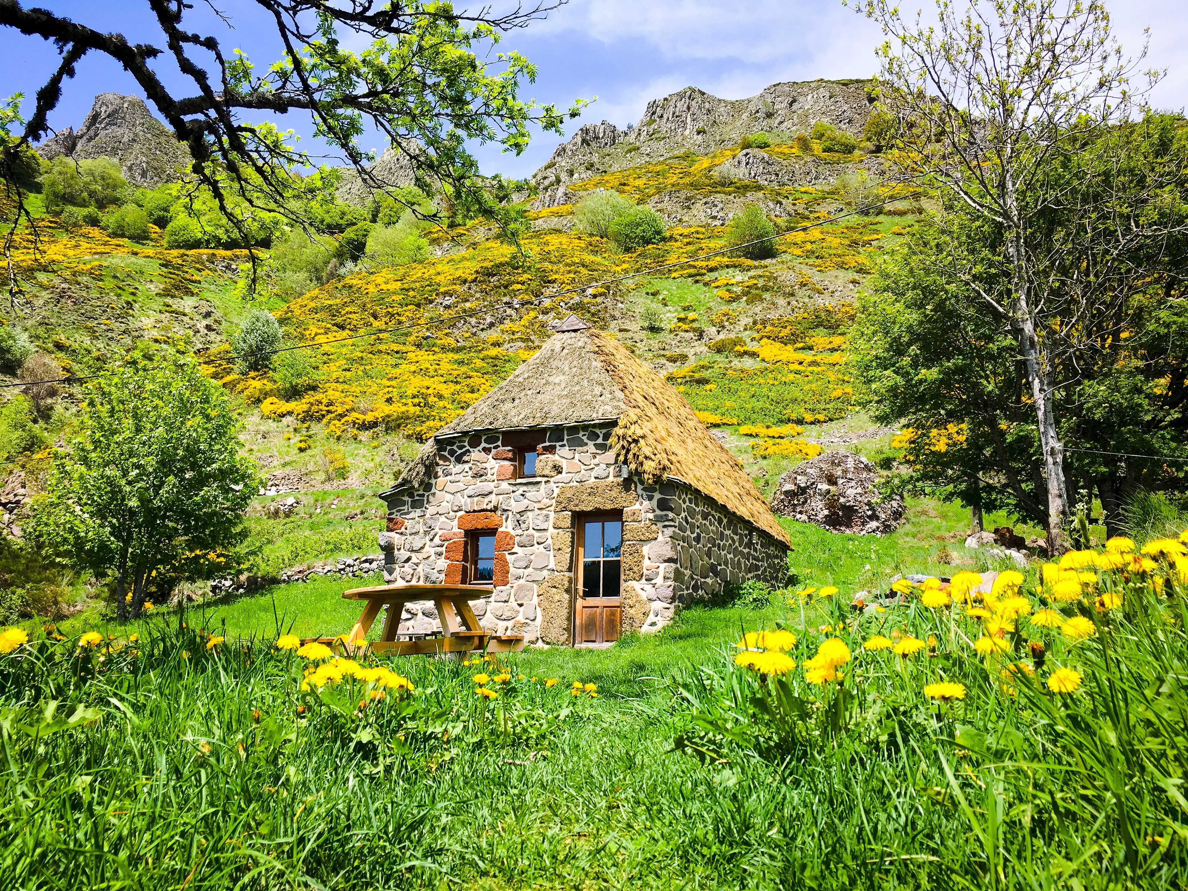 Charmantes Reetgedecktes Landhaus in der Region Rhône-Alpes, Frankreich