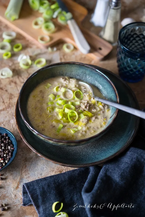 Cremige Hackfleisch-Lauch-Suppe, perfekt für den Osterbrunch