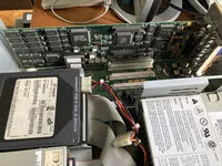 Der Testaufbau: Ein Apple Macintosh Quadra 650 mit Monitor und RasterOps 24STV Grafikkarte