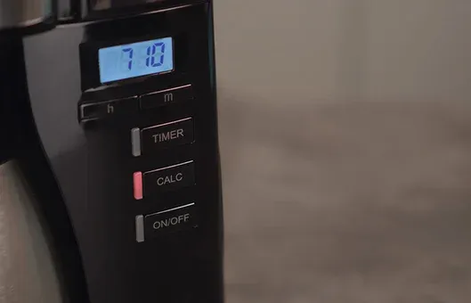 Detailaufnahme der Entkalkungsfunktion und der 3-in-1 Kalkschutzanzeige