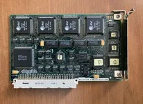 Die Radius PhotoEngine, auch bekannt als Blazer, mit ihren vier DSP3210 66MHz Chips