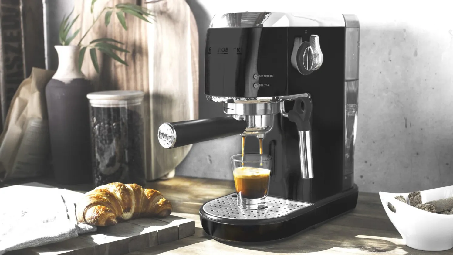 Die Siebträgermaschine Gastroback Design Espresso Piccolo, schlank und leistungsstark