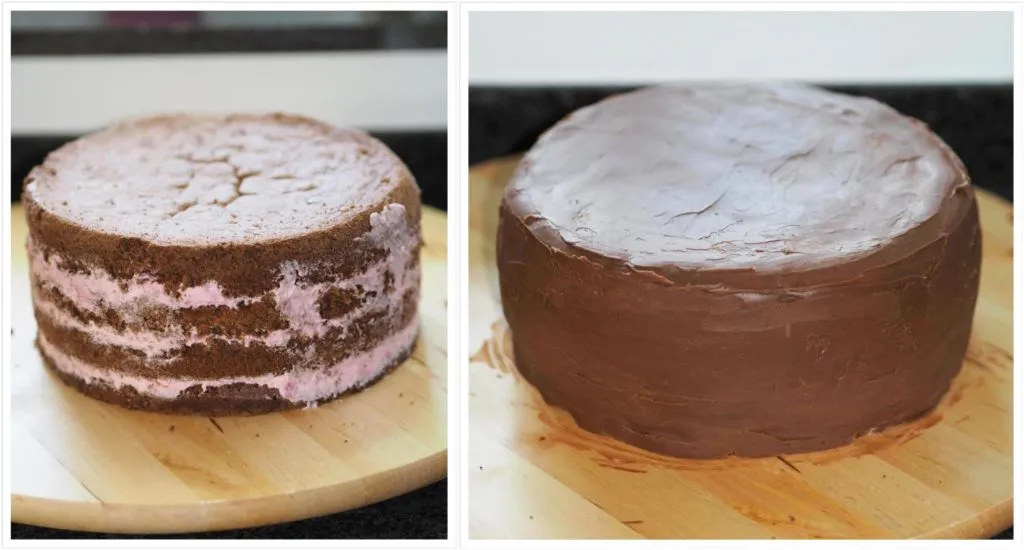 Die vier Schichten eines Biskuitbodens, bereit für die Himbeer-Quark-Füllung und Ganache.