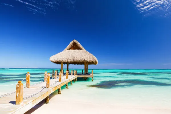 Dominikanische Republik Steg mit Strandhaus in Cap Cana