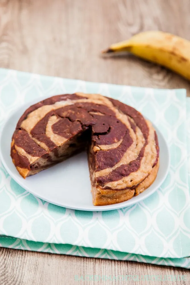 Ein köstlicher veganer Bananenkuchen ohne Zucker, Butter und Ei