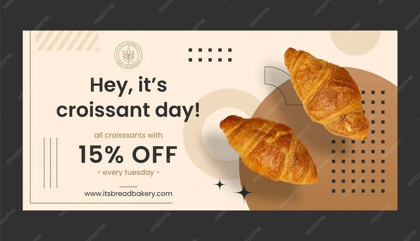 Ein Paar bespricht Versicherungsunterlagen