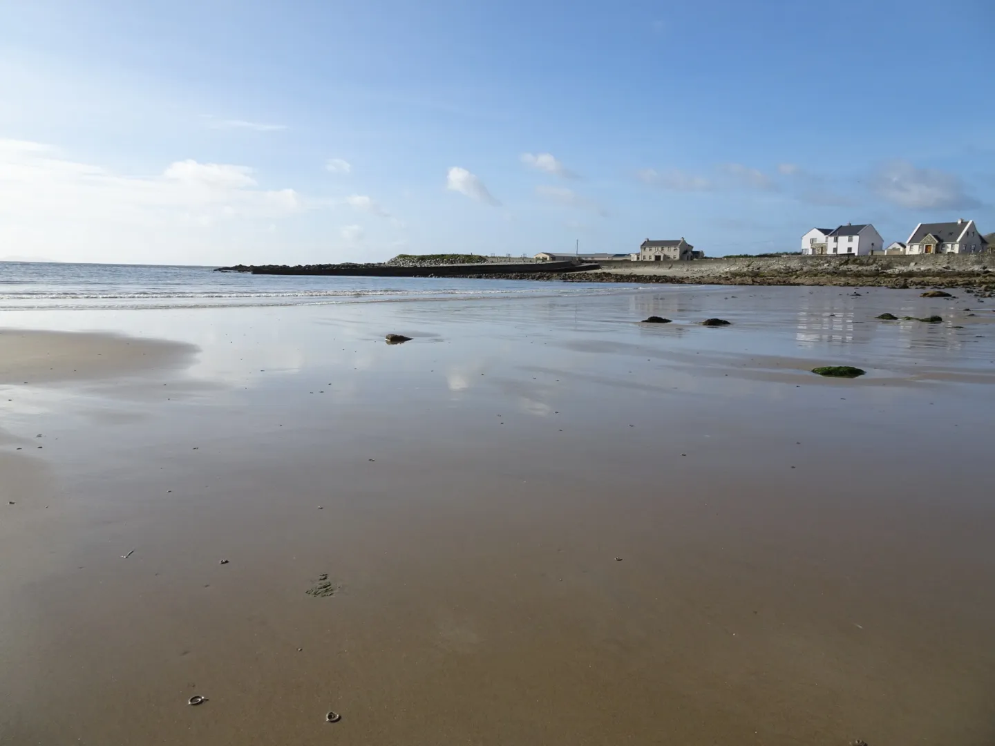 Eine gemütliche Küche im Heinrich-Böll-Cottage, bereit für die Selbstversorgung
