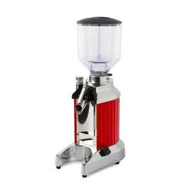 Eine moderne Ladenmühle in einem Kaffeegeschäft