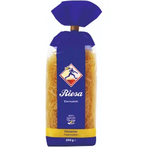 Eine Packung Riesa Fitmacher Fadennudeln, eine Alternative zu Buchstabennudeln für Suppen