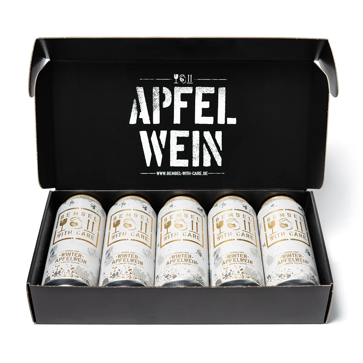 Eine Sammlung von Winter-Apfelwein-Dosen im Care-Paket, bereit zum Genuss
