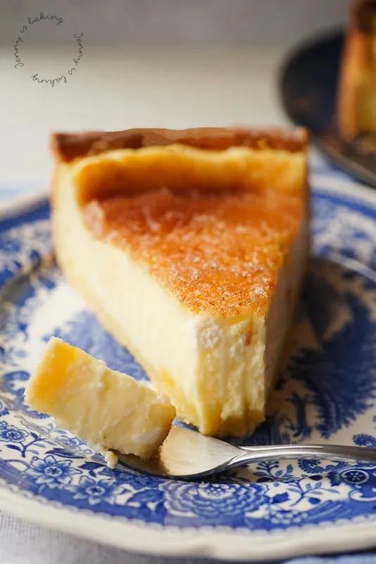 Einfacher Rahmkuchen mit Zimtkruste