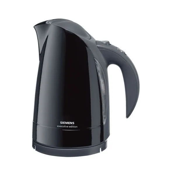 Eleganter schwarzer Siemens Wasserkocher mit ergonomischem Griff auf einer modernen Küchenarbeitsplatte