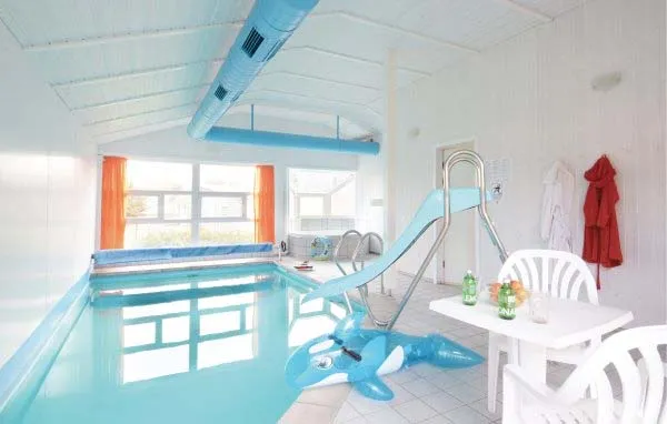 Ferienhaus in Friedrichskoog-Spitze Nordsee mit Pool