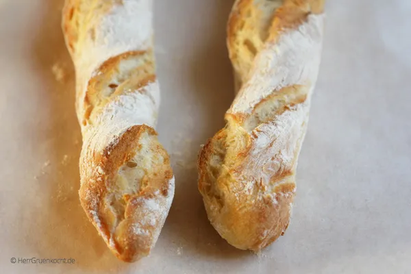 Fertiges selbstgebackenes Baguette