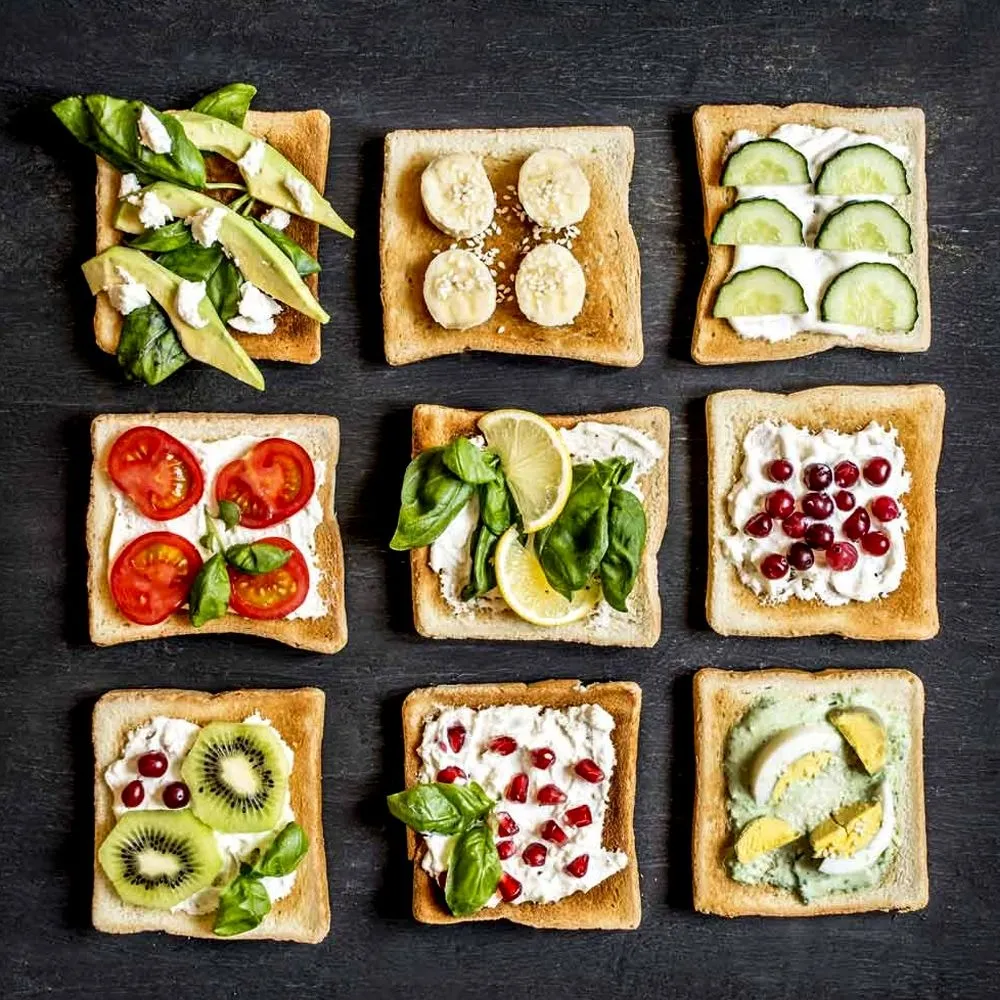 Gastroback Toaster von der Seite mit herausgezogener Krümelschublade