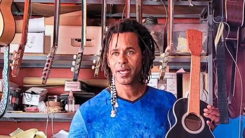 Gitarrenwerkstatt | © Vem Conhecer Cabo Verde / Chamäleon