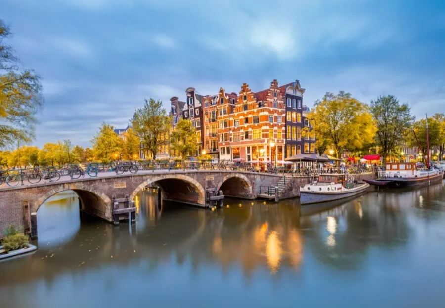 Grachten in Amsterdam im Herbst