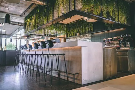 Innenansicht des modern und urban gestalteten Tawa Yama Restaurants