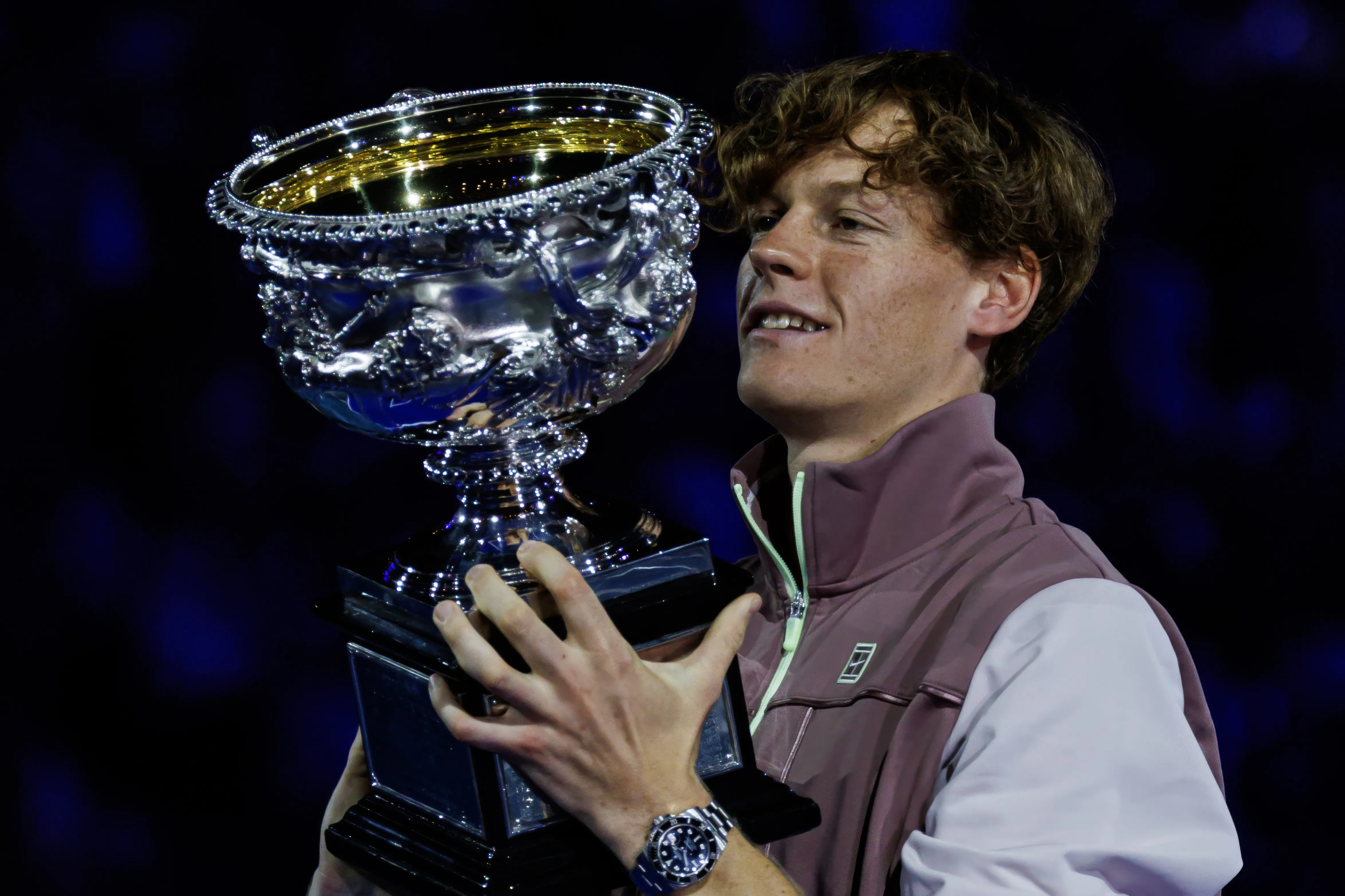 Jannik Sinner feiert seinen Sieg bei den Australian Open 2024